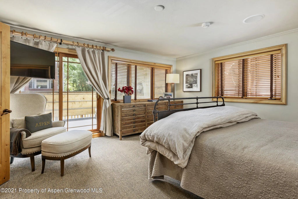 9 of 26 - 715 E Hopkins Avenue, Aspen, CO