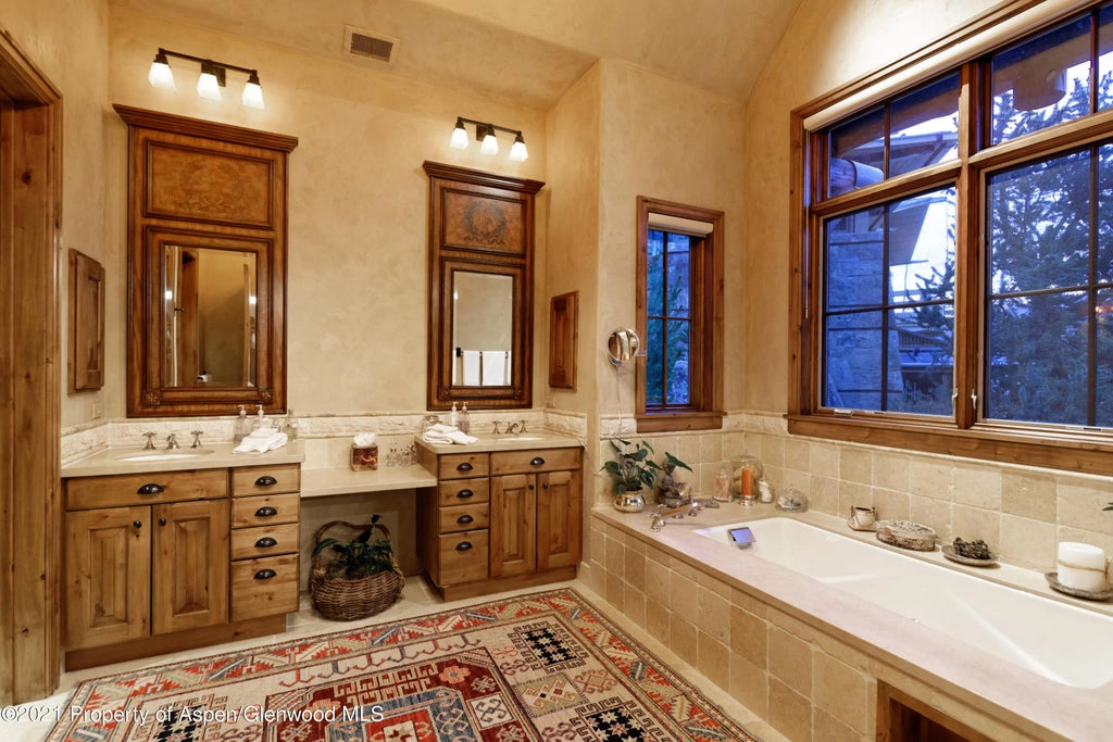 13 of 30 - 938 S Mill Street, Aspen, CO