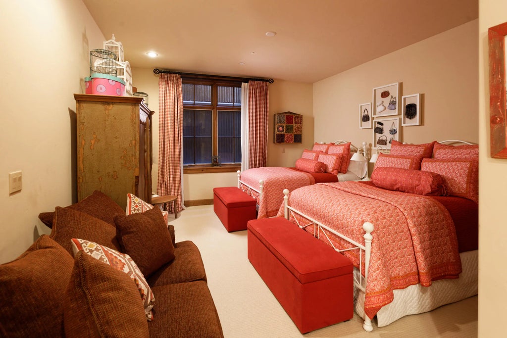 19 of 30 - 938 S Mill Street, Aspen, CO