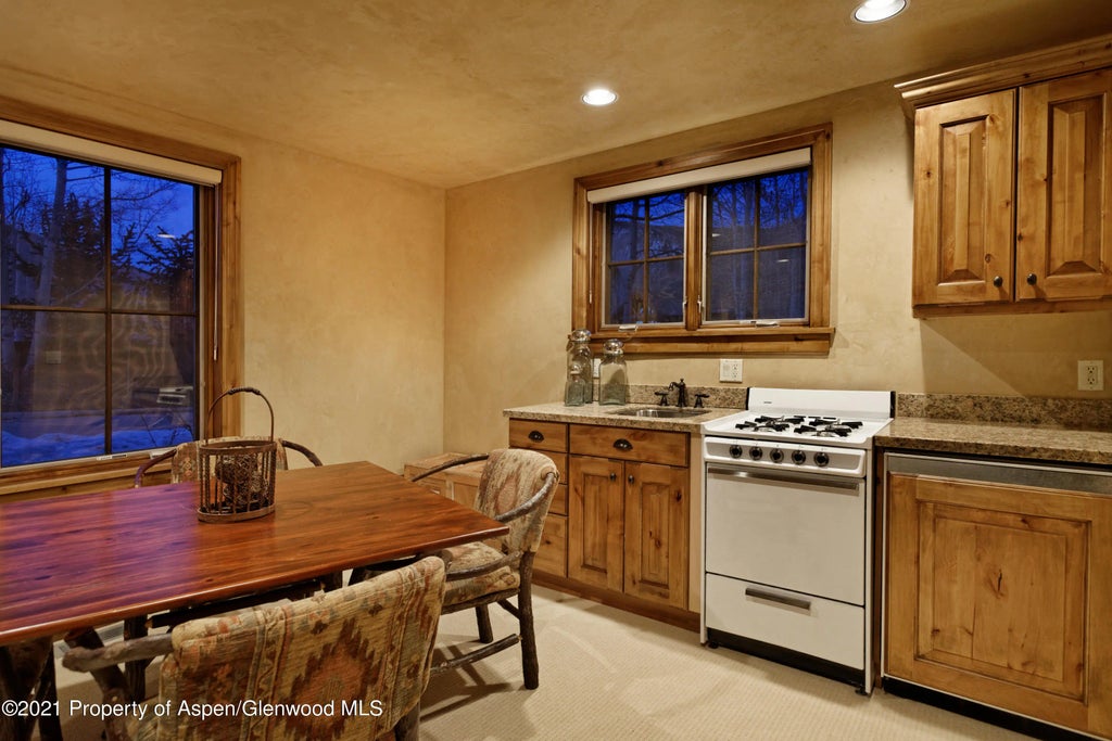 24 of 30 - 938 S Mill Street, Aspen, CO