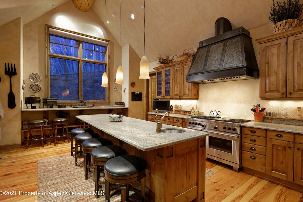 9 of 30 - 938 S Mill Street, Aspen, CO