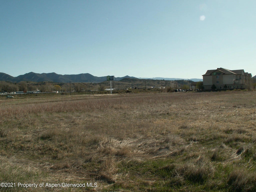 4 of 8 - 1421 River Frontage Road, Silt, CO
