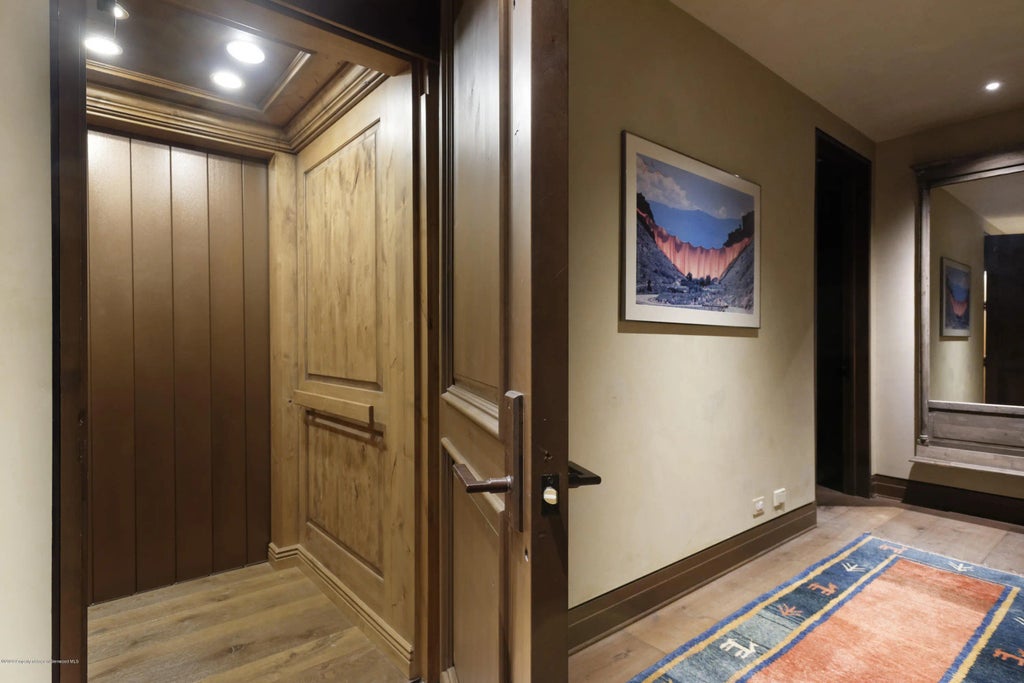 60 of 68 - 105 Exhibition Lane, Aspen, CO