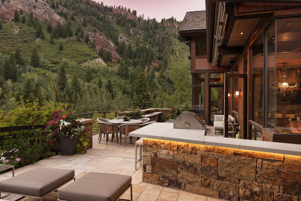 8 of 68 - 105 Exhibition Lane, Aspen, CO