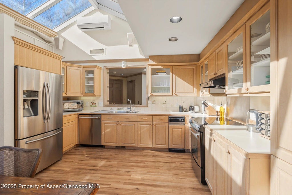 4 of 21 - 777 Ute Avenue #6, Aspen, CO