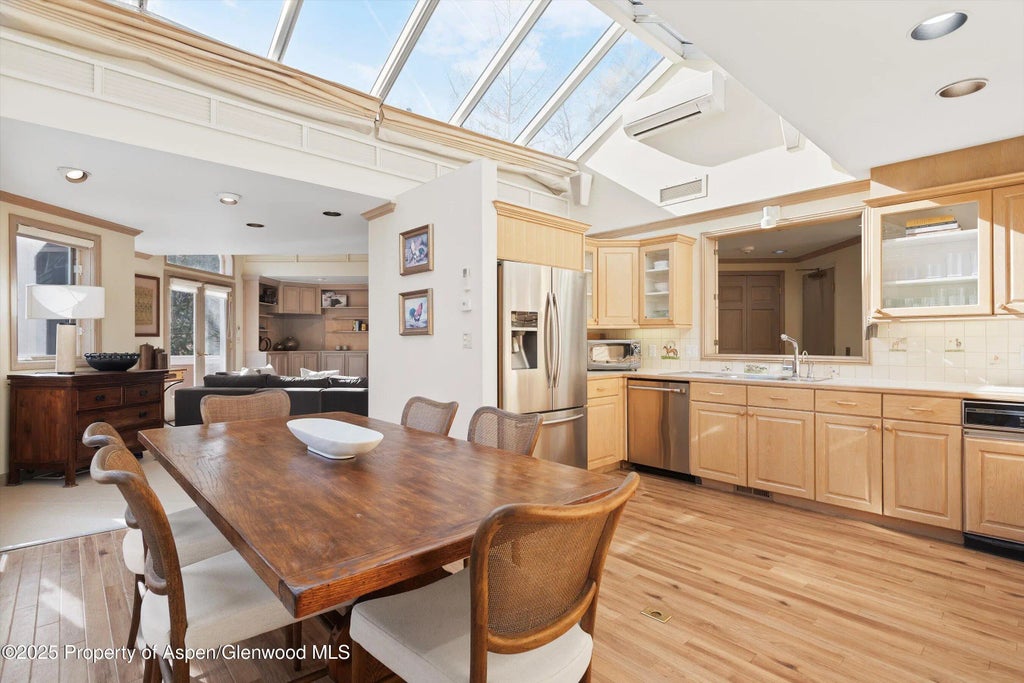 7 of 21 - 777 Ute Avenue #6, Aspen, CO