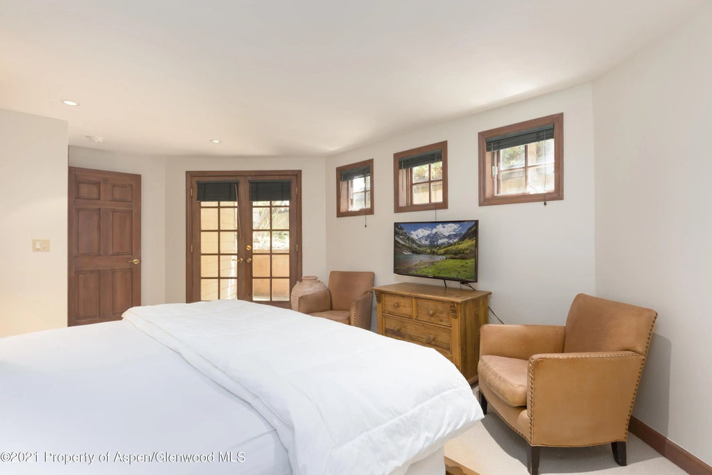 6 of 21 - 777 Ute Avenue #5, Aspen, CO