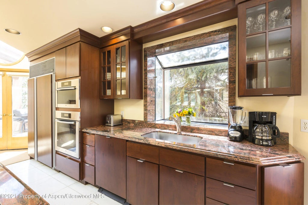 8 of 17 - 777 Ute Avenue #4, Aspen, CO