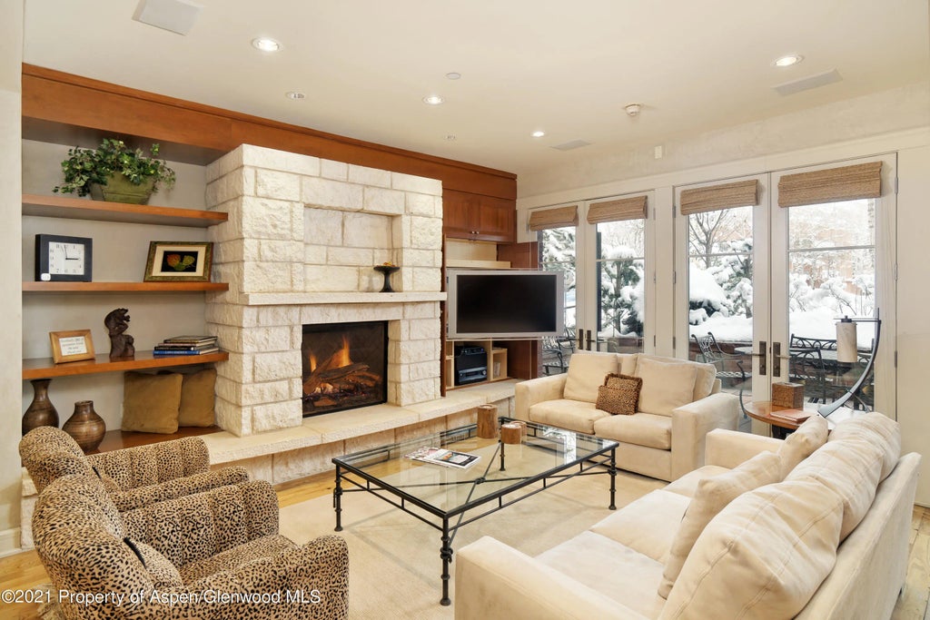 1 of 21 - 101 N Spring Street 102, Aspen, CO