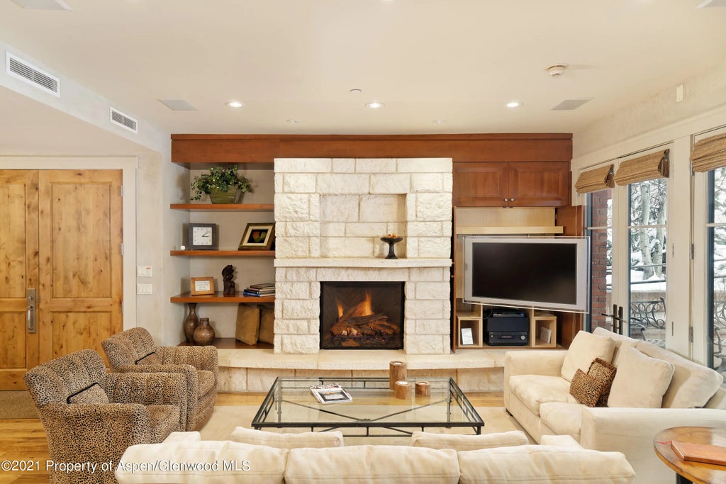 12 of 21 - 101 N Spring Street 102, Aspen, CO