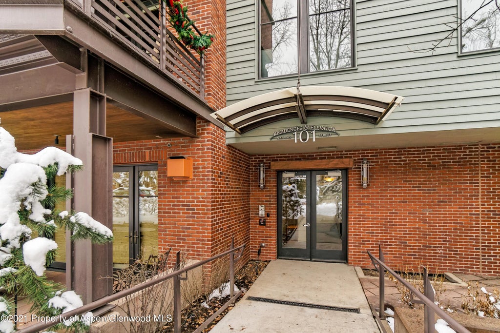 19 of 21 - 101 N Spring Street 102, Aspen, CO