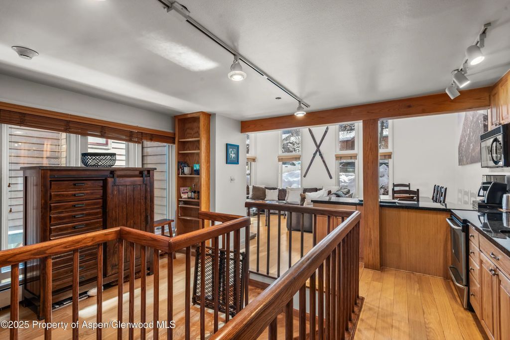 5 of 17 - 900 E Durant Avenue B-105, Aspen, CO