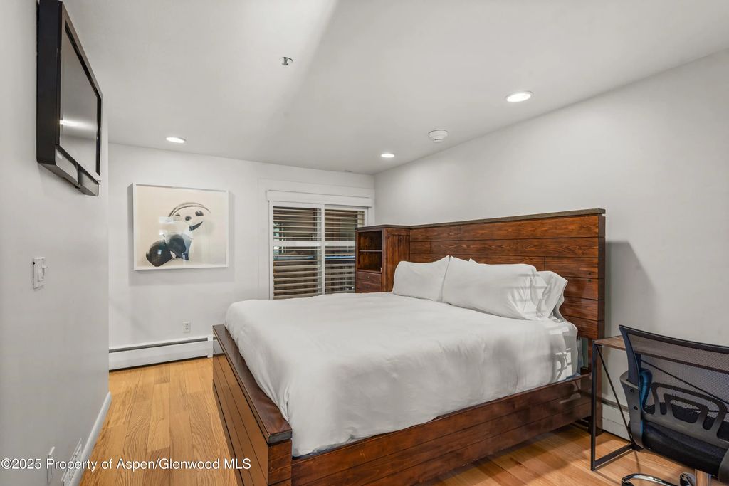 6 of 17 - 900 E Durant Avenue B-105, Aspen, CO
