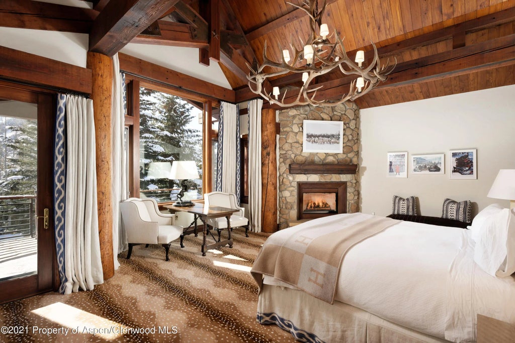 17 of 43 - 411 Willoughby Way, Aspen, CO