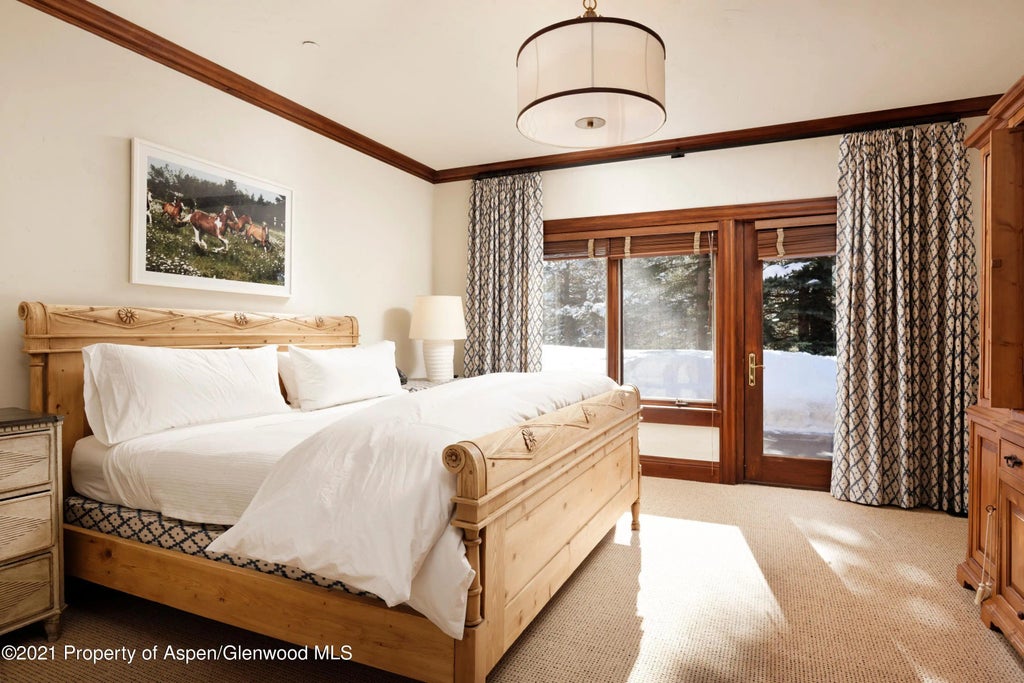 19 of 43 - 411 Willoughby Way, Aspen, CO
