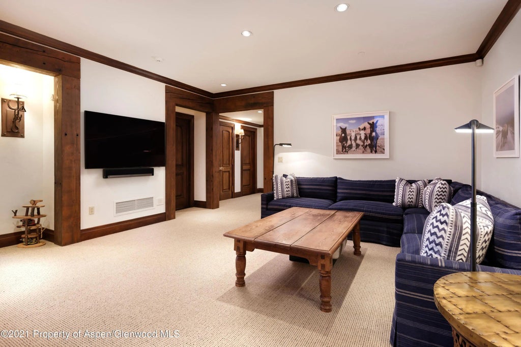 26 of 43 - 411 Willoughby Way, Aspen, CO