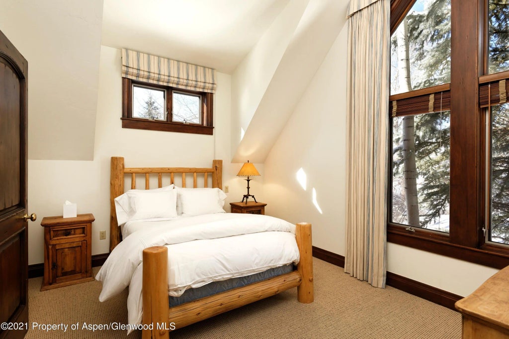 27 of 43 - 411 Willoughby Way, Aspen, CO