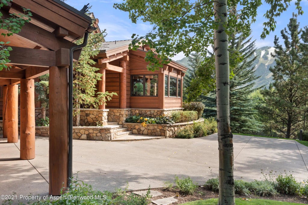 3 of 43 - 411 Willoughby Way, Aspen, CO