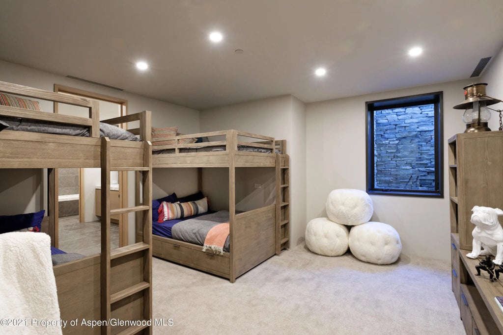 27 of 49 - 651 Pfister Drive, Aspen, CO