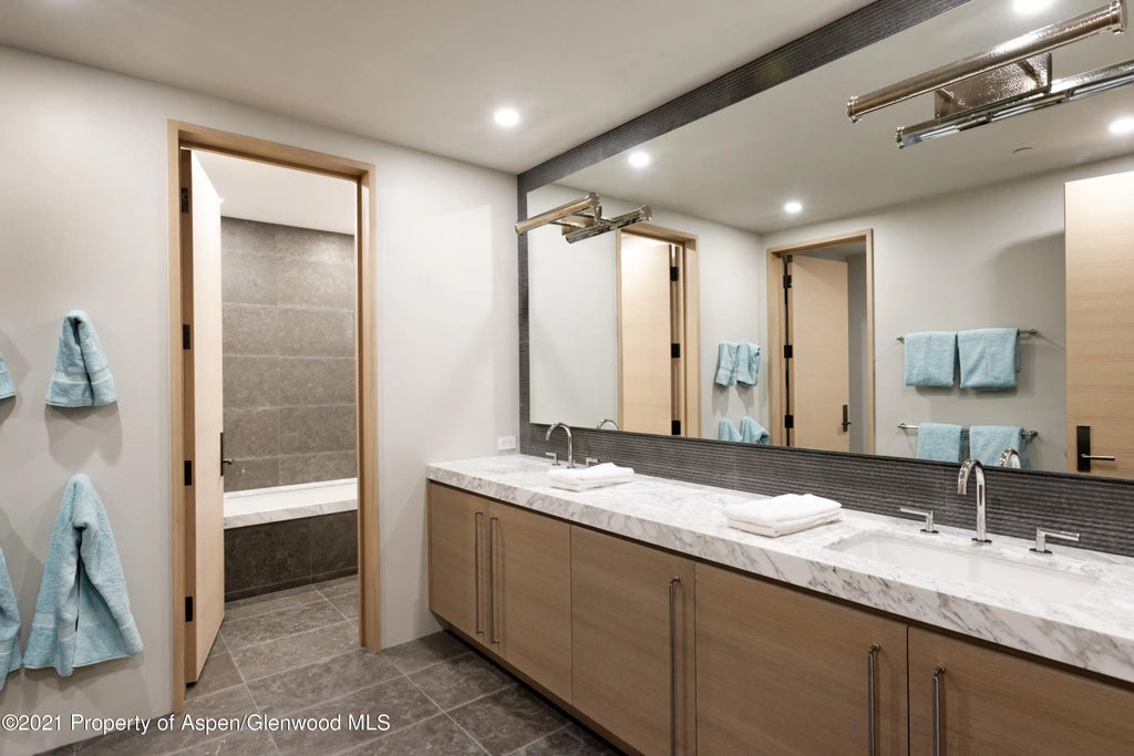28 of 49 - 651 Pfister Drive, Aspen, CO