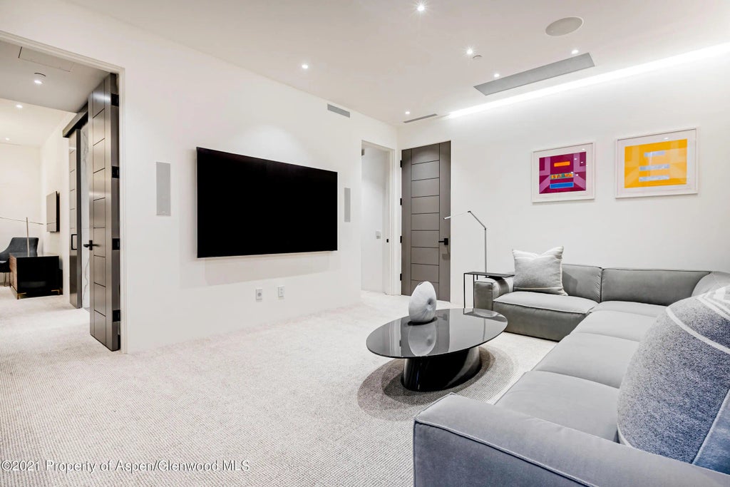 11 of 21 - 210 S 1st Street, Aspen, CO