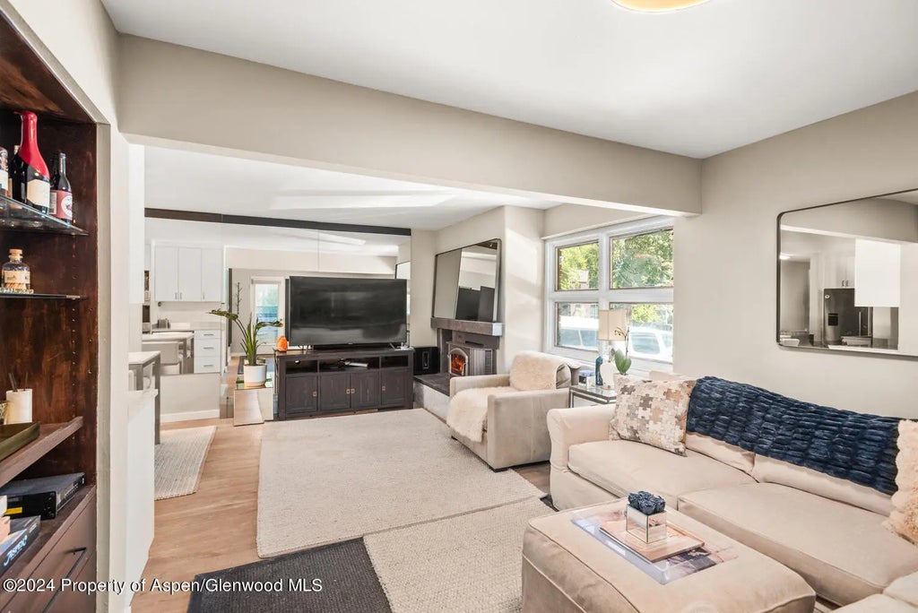 5 of 11 - 250 S Original Street E, Aspen, CO