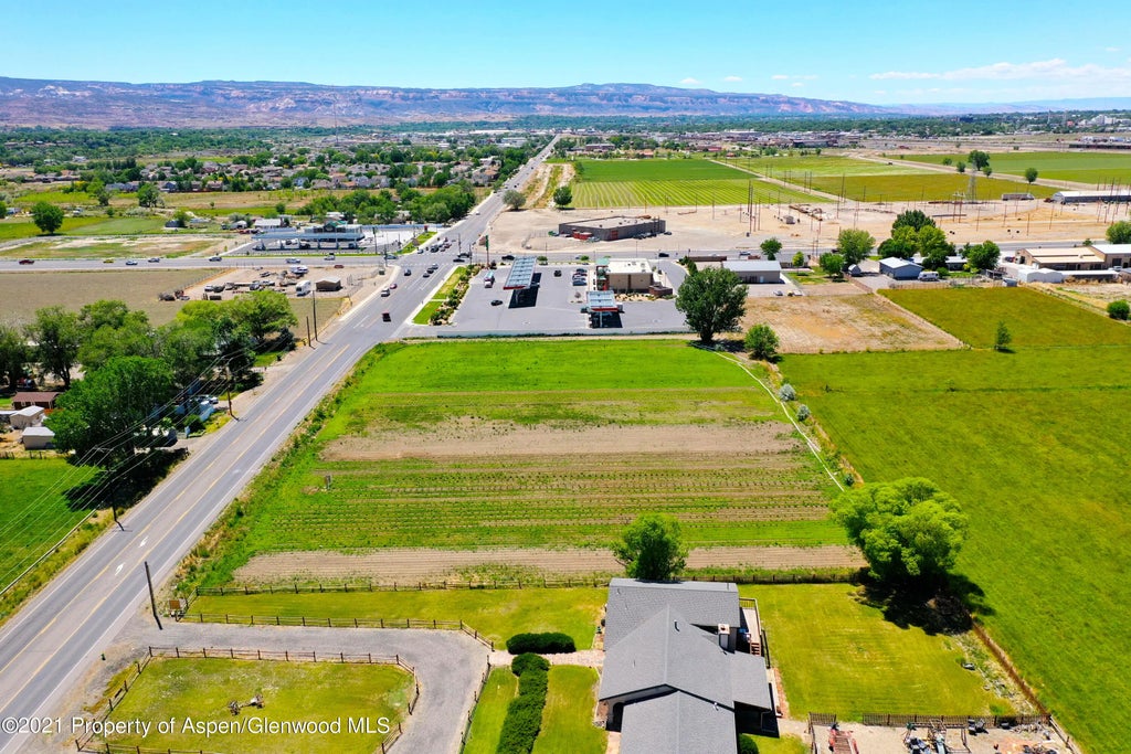 3 of 10 - 2910 D Road, Grand Junction, CO