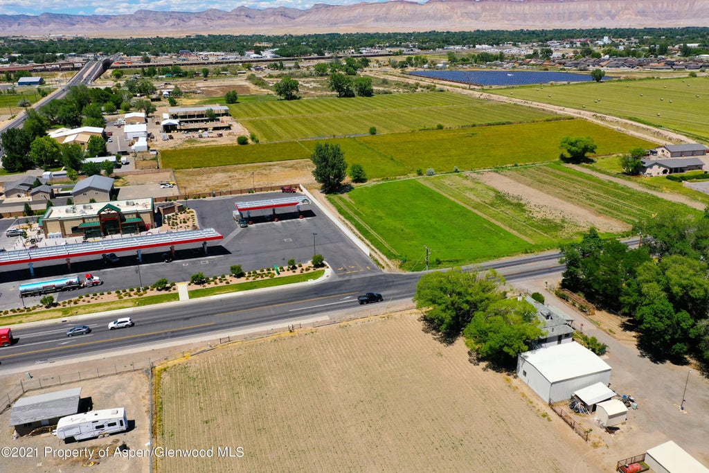 7 of 10 - 2910 D Road, Grand Junction, CO