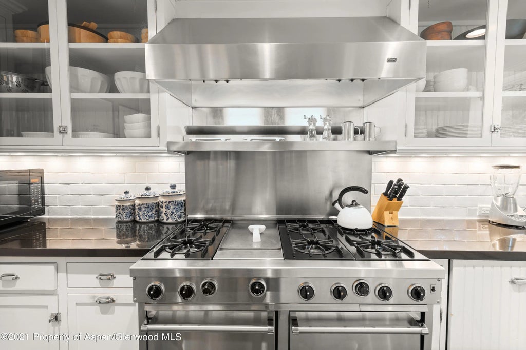 18 of 33 - 200 W Hopkins Avenue, Aspen, CO