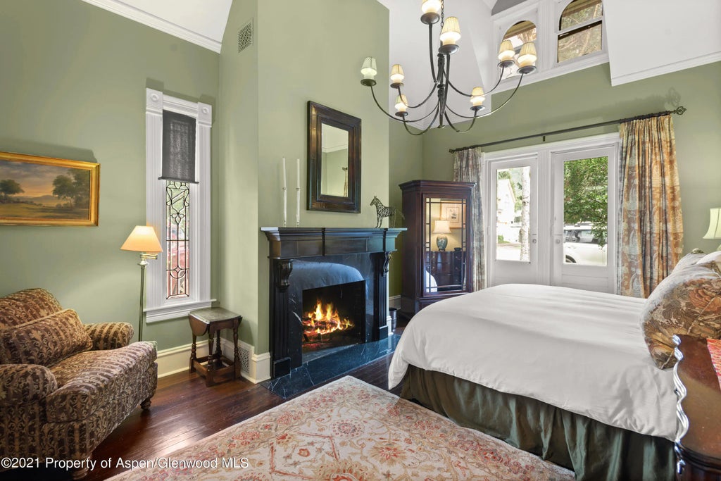 19 of 33 - 200 W Hopkins Avenue, Aspen, CO