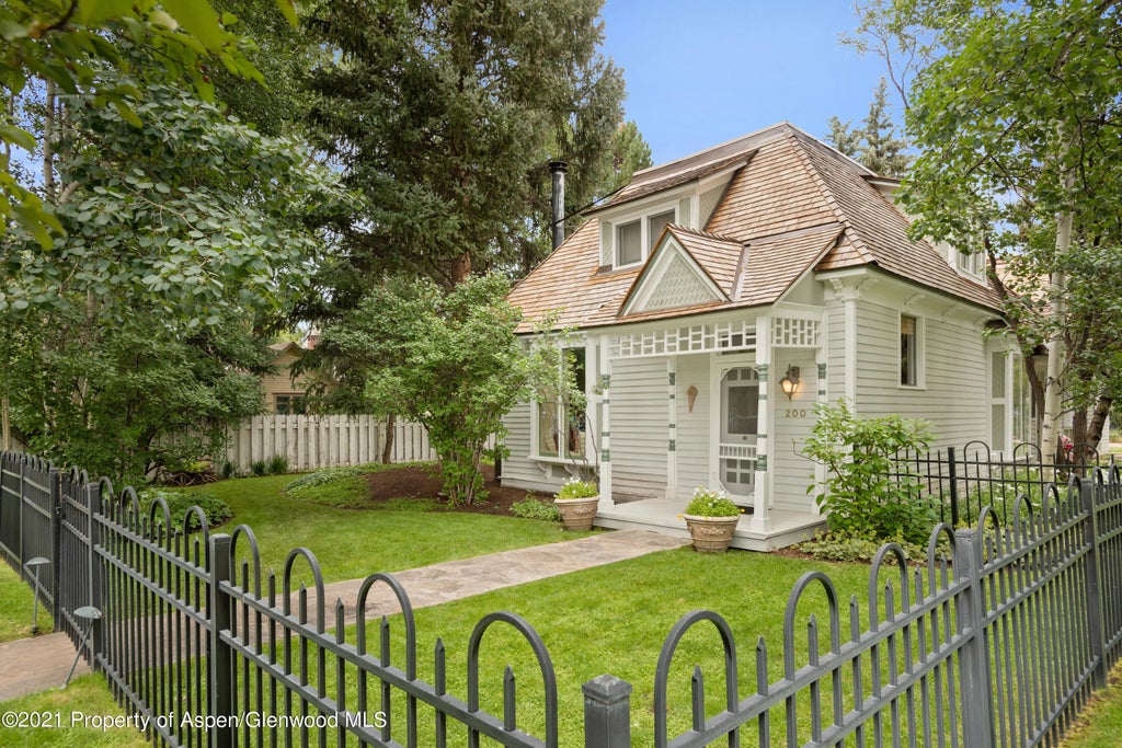 2 of 33 - 200 W Hopkins Avenue, Aspen, CO
