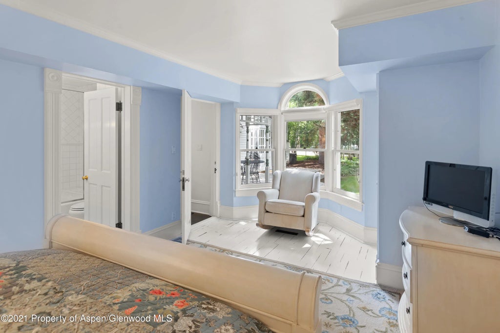21 of 33 - 200 W Hopkins Avenue, Aspen, CO