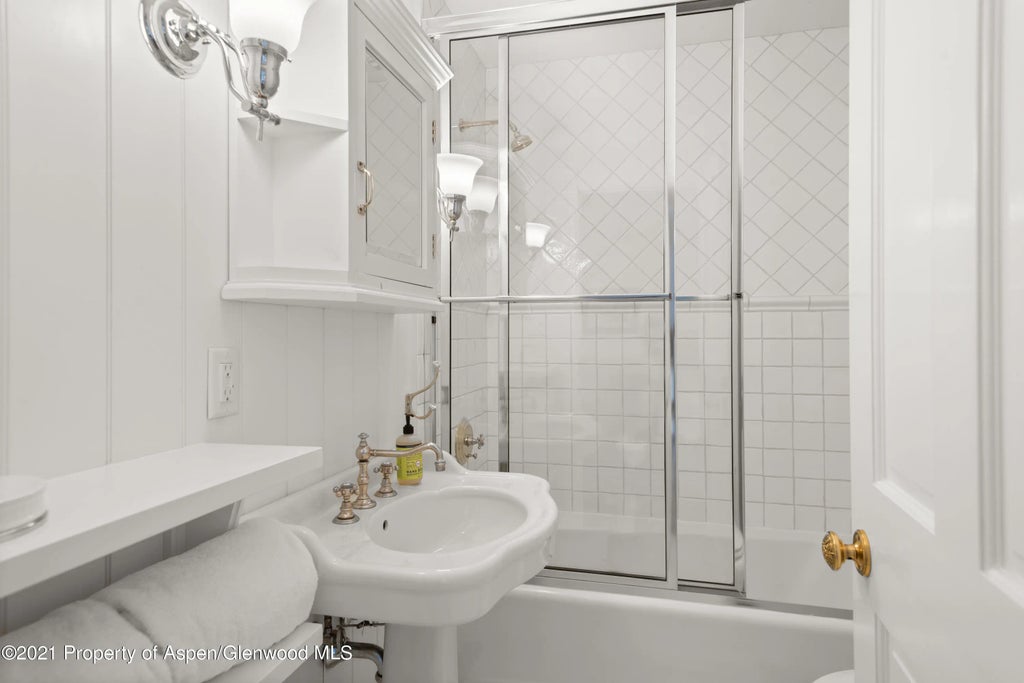 23 of 33 - 200 W Hopkins Avenue, Aspen, CO