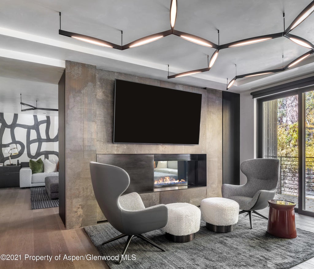 14 of 46 - 200 S Aspen Street, Aspen, CO