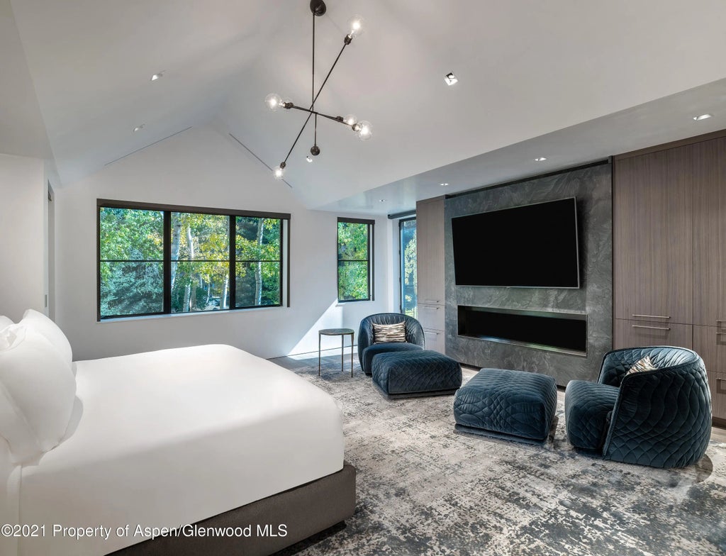 21 of 46 - 200 S Aspen Street, Aspen, CO