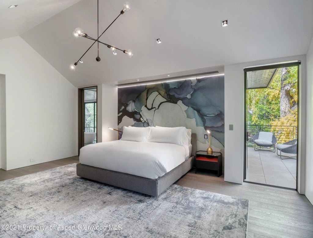 22 of 46 - 200 S Aspen Street, Aspen, CO