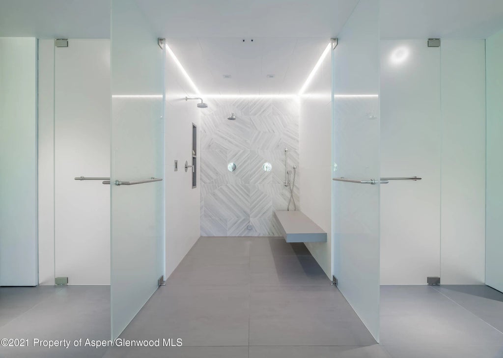 25 of 46 - 200 S Aspen Street, Aspen, CO