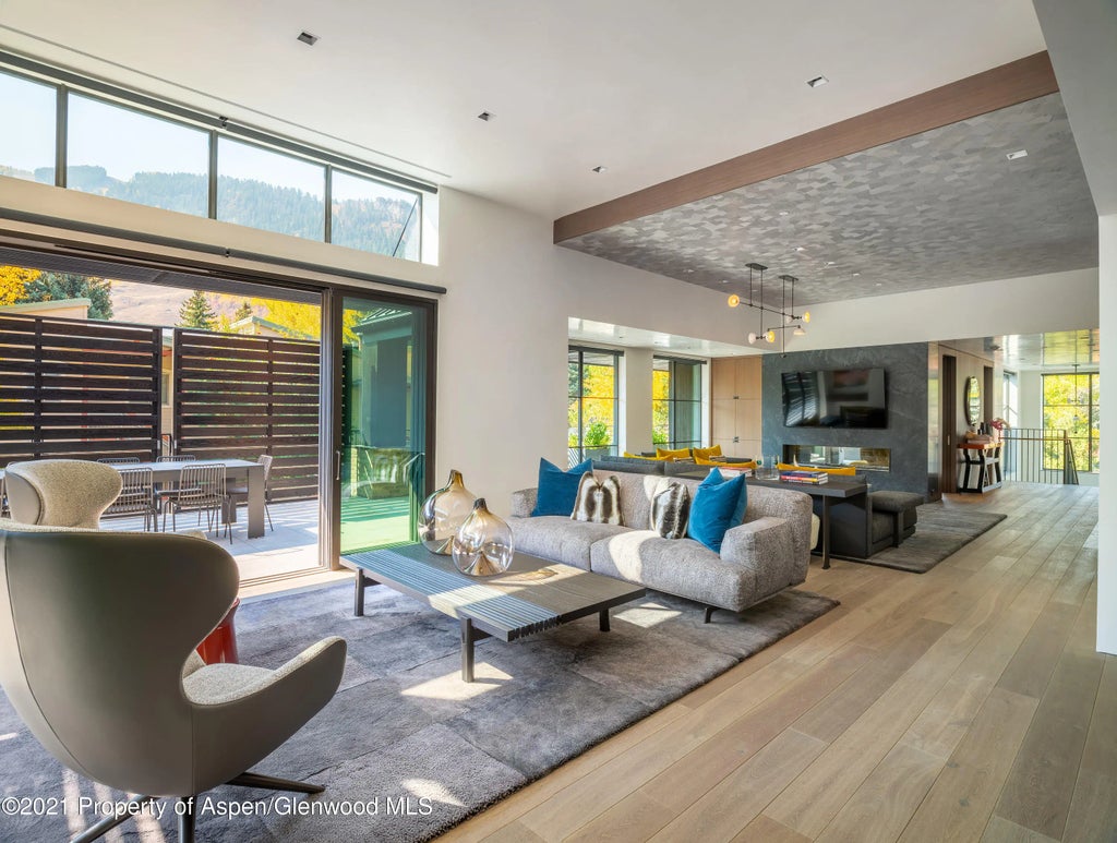 27 of 46 - 200 S Aspen Street, Aspen, CO