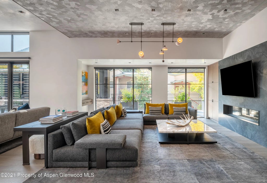 30 of 46 - 200 S Aspen Street, Aspen, CO