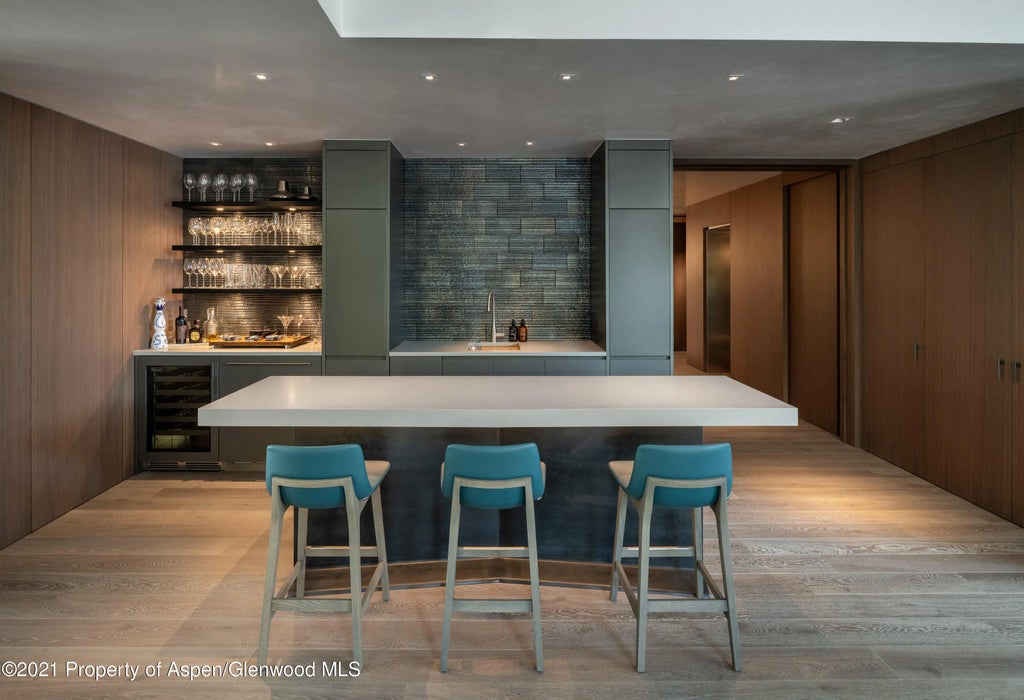 32 of 46 - 200 S Aspen Street, Aspen, CO