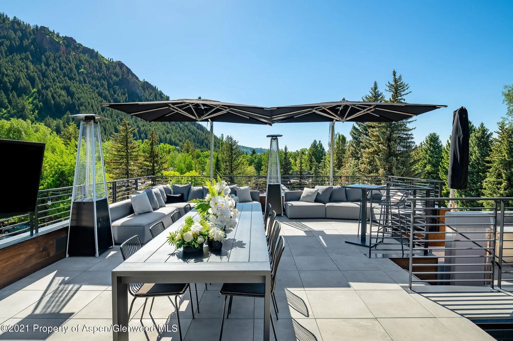 7 of 46 - 200 S Aspen Street, Aspen, CO