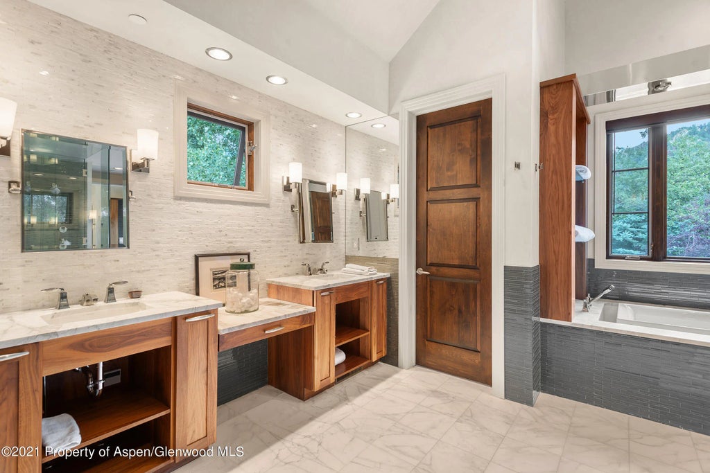 16 of 40 - 561 Meadowood Drive, Aspen, CO