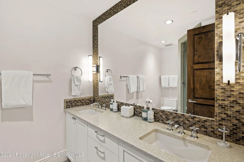19 of 40 - 561 Meadowood Drive, Aspen, CO