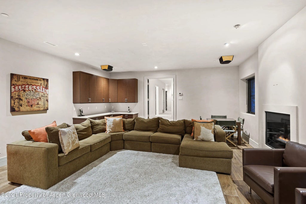 25 of 40 - 561 Meadowood Drive, Aspen, CO