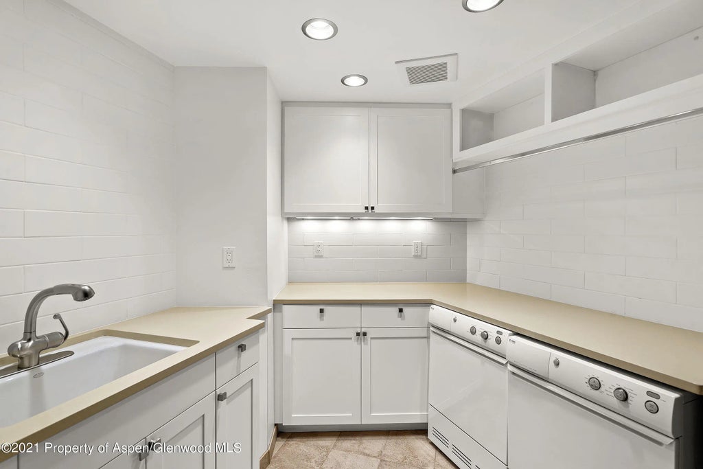 34 of 40 - 561 Meadowood Drive, Aspen, CO