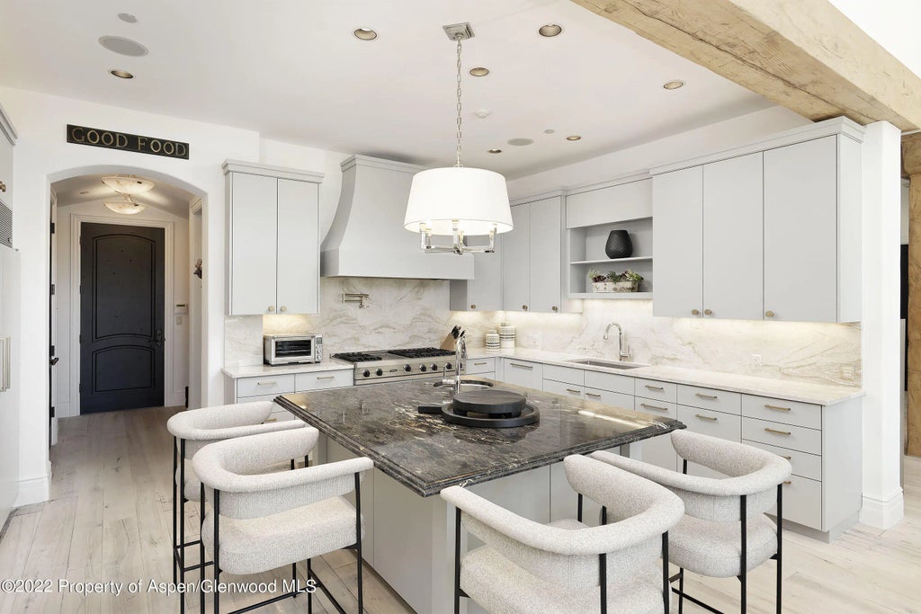 7 of 27 - 857 Bonita Drive, Aspen, CO