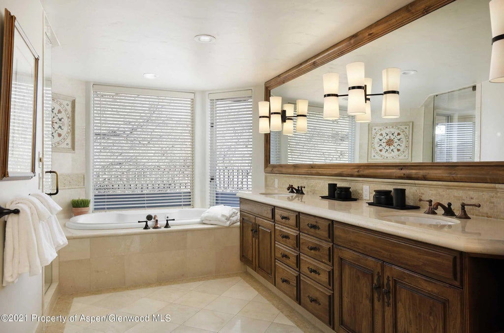 20 of 37 - 476 Wrights Road, Aspen, CO