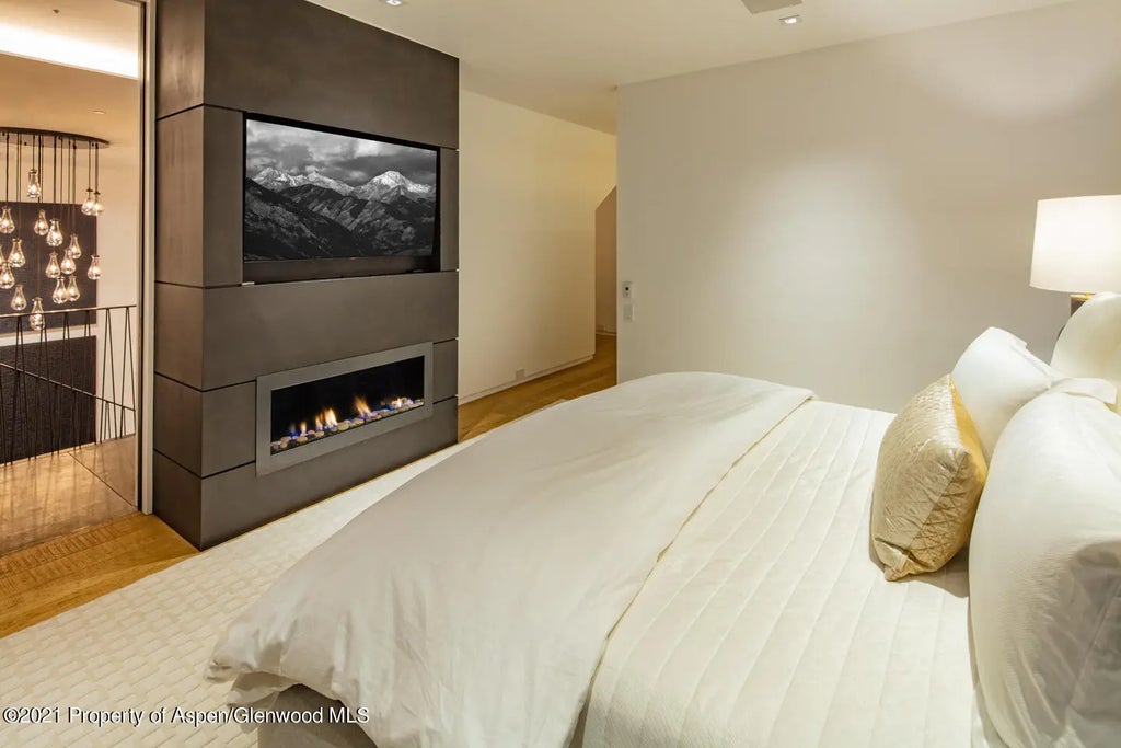 10 of 20 - 1635 Silver King Drive, Aspen, CO
