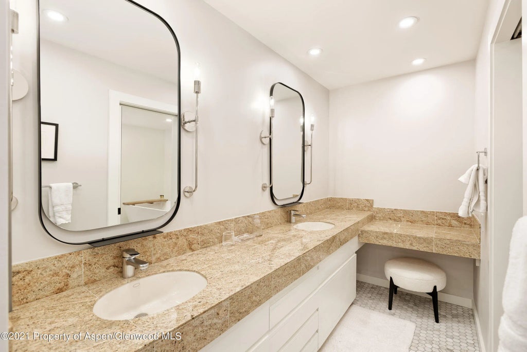 9 of 31 - 810 Ridge Road #2, Snowmass Village, CO