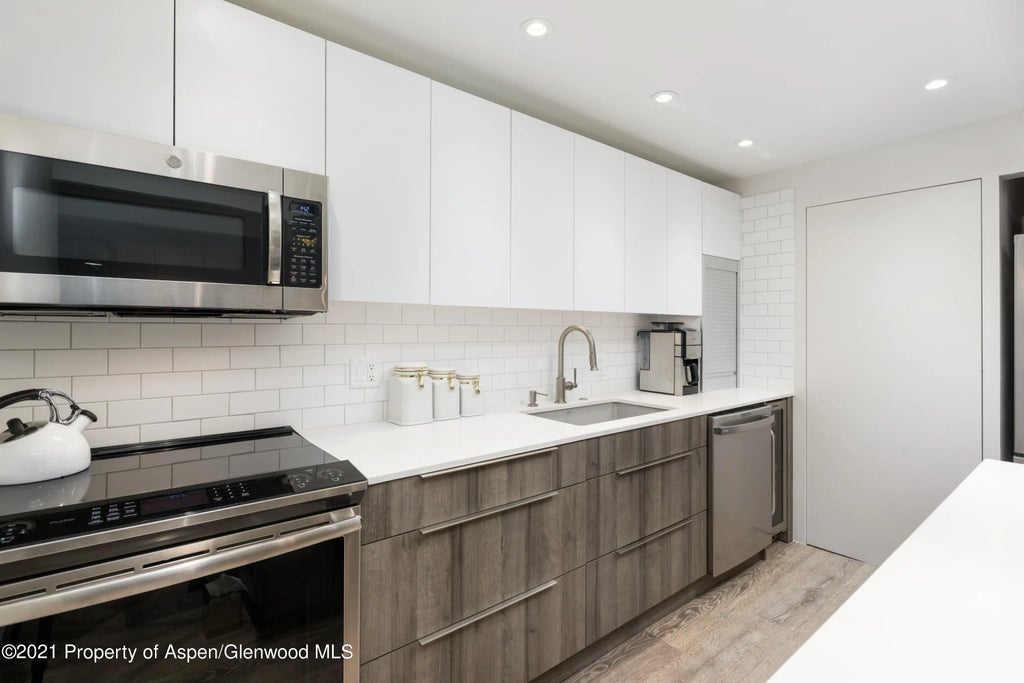 11 of 13 - 630 E Cooper Avenue 2, Aspen, CO